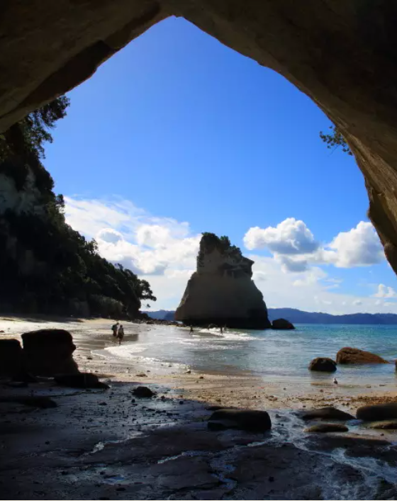 世界级美景：新西兰的教堂湾Cathedral Cove